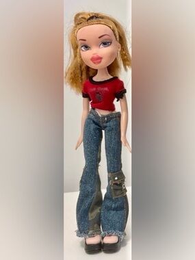 BRATZ - 1st EDITION CLOE DOLL - VINTAGE COLLECTIBLE